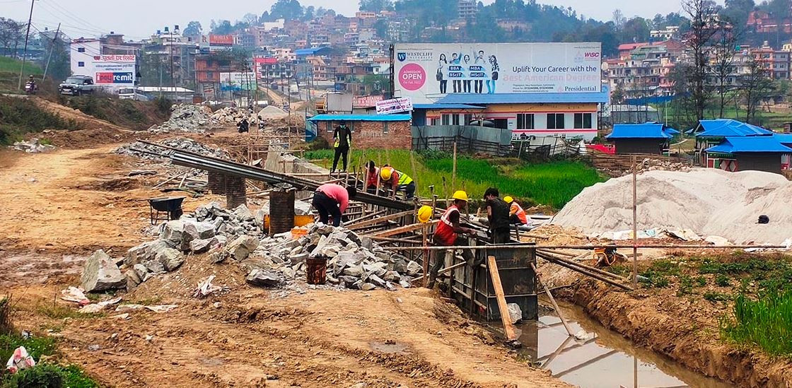 अरनिको राजमार्ग विस्तार : जग्गा अधिग्रहण र सम्पदा व्यवस्थापनमा समस्या