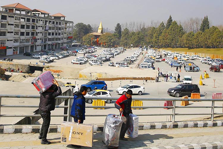 त्रिभुवन विमानस्थलमा सवारी पार्किङ गर्दा दोब्बर शुल्क