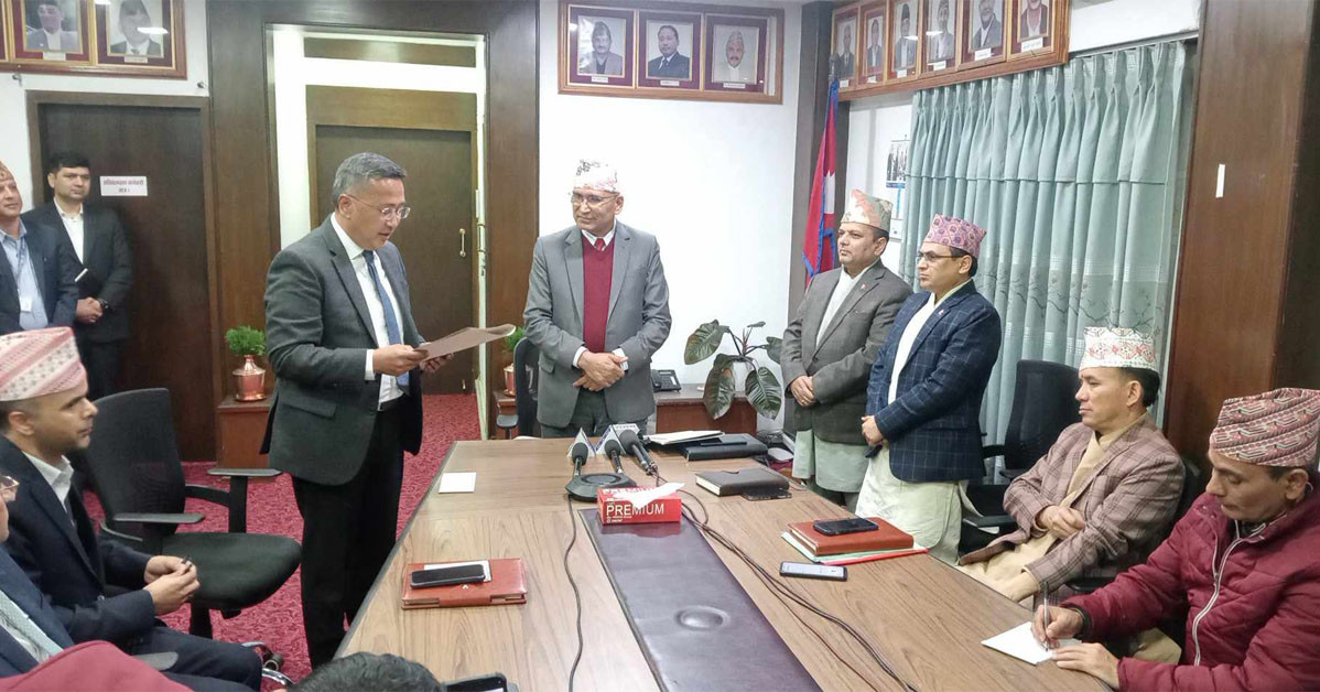 धितोपत्र बोर्डका नवनियुक्त अध्यक्ष श्रेष्ठले लिए पद तथा गोपनीयताको शपथ