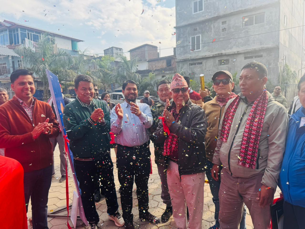 सिप्रदी ट्रेडिङ्गद्वारा टाटा म्याजिक बीएस ६को इटहरी शाखामा लन्च