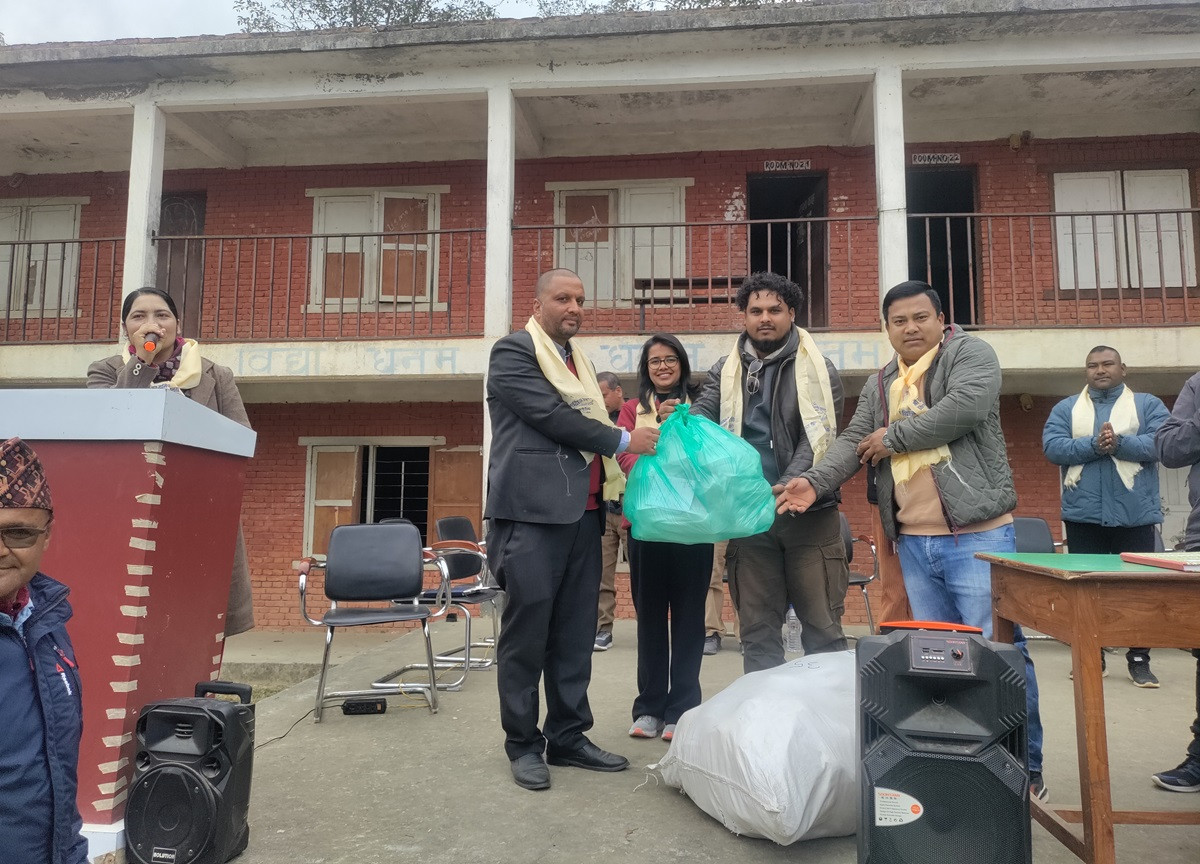 इसेवा मनी ट्रान्सफरले गर्‍यो इन्द्रेश्वर विद्यालयलाई सहयोग