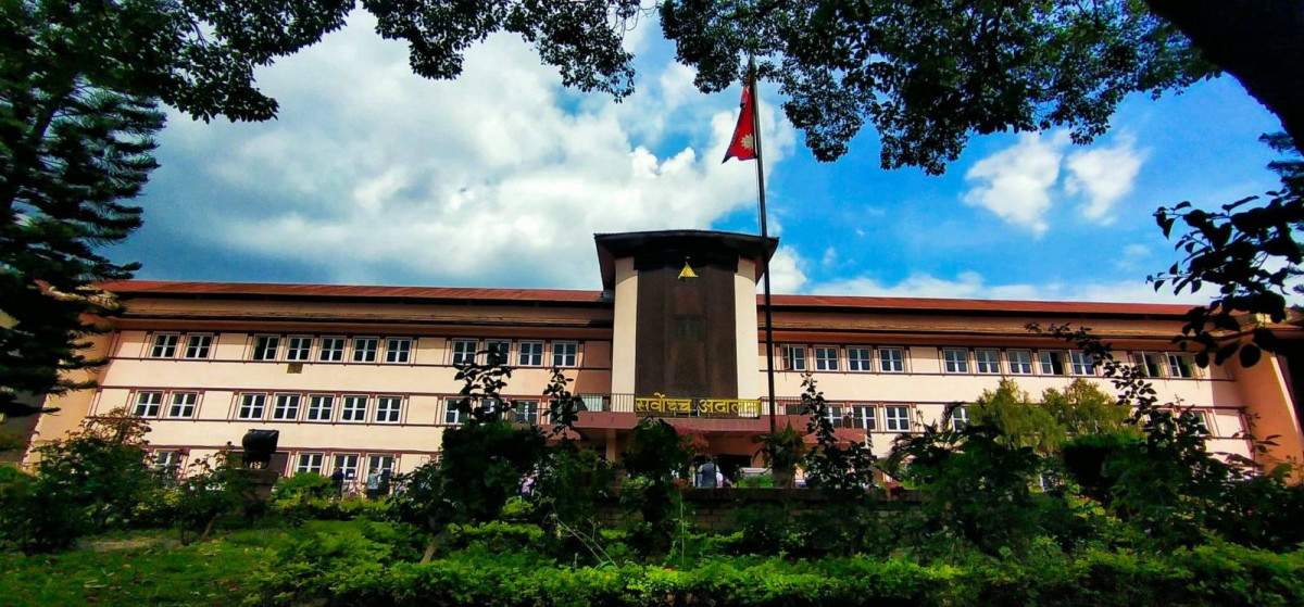 सर्वोच्चमा प्रहरीमा लागु गर्न खोजिएको स्टाफ कलेज खारेजीको माग गर्दै रिट दायर