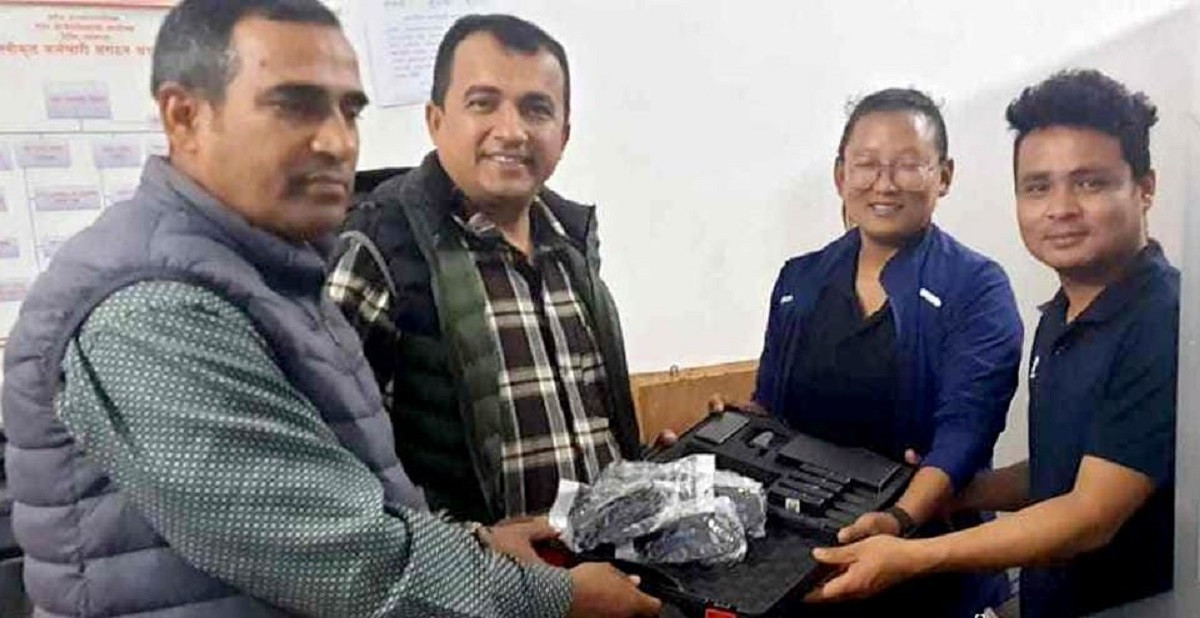 रेफ्रिहरुलाई हेटौँडा उपमहानगरपालिकाद्धारा हेडसेट प्रदान