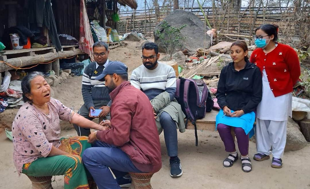 ‘पौवादुङमा’ नसर्ने रोगका बिरामीको पहिचान गर्दै