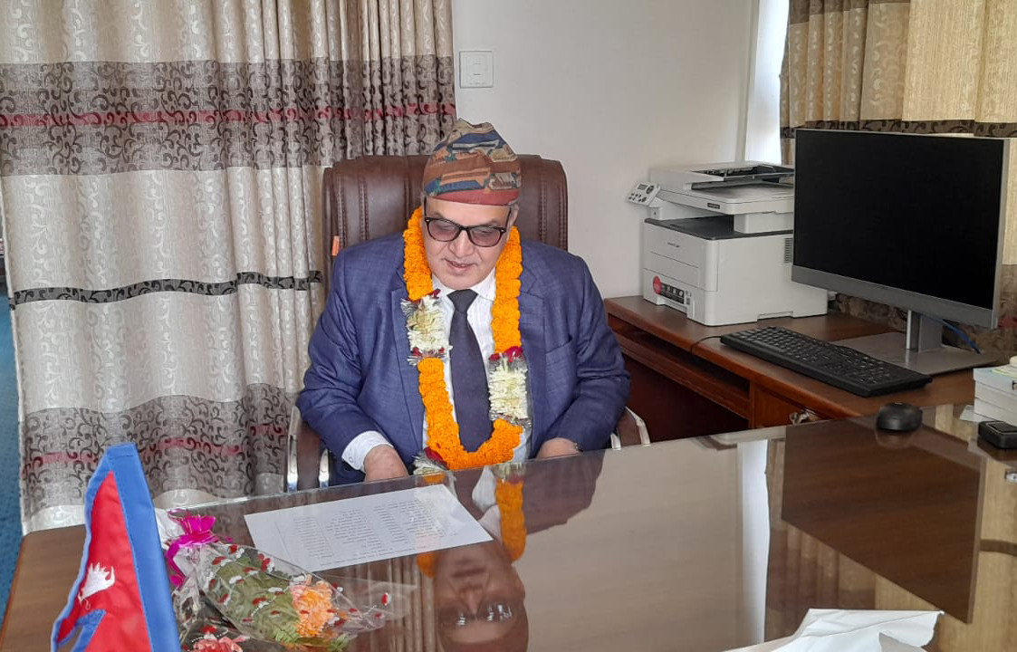 स्वास्थ्य सेवा विभागको महानिर्देशकमा डा. टंक बाराकोटी  पदबहाली