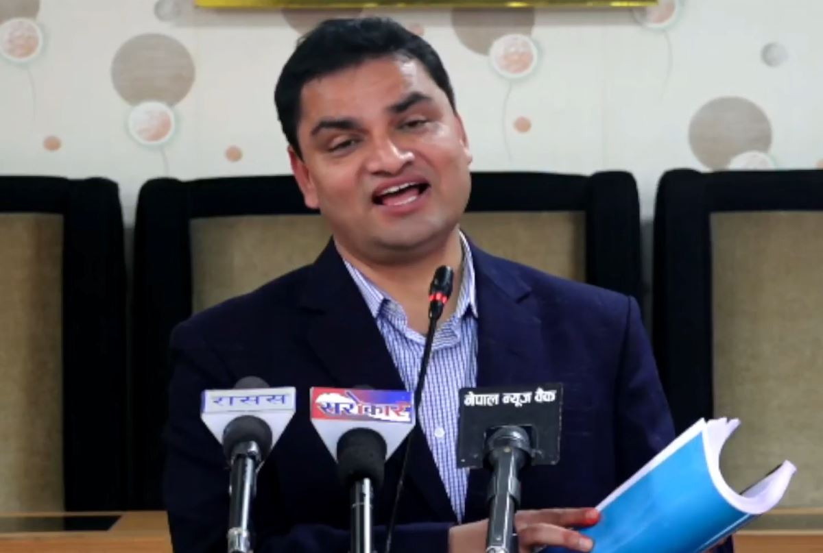 यस्तो छ स्वास्थ्य बीमा कार्यदलको प्रतिवेदनको [पूर्णपाठ]