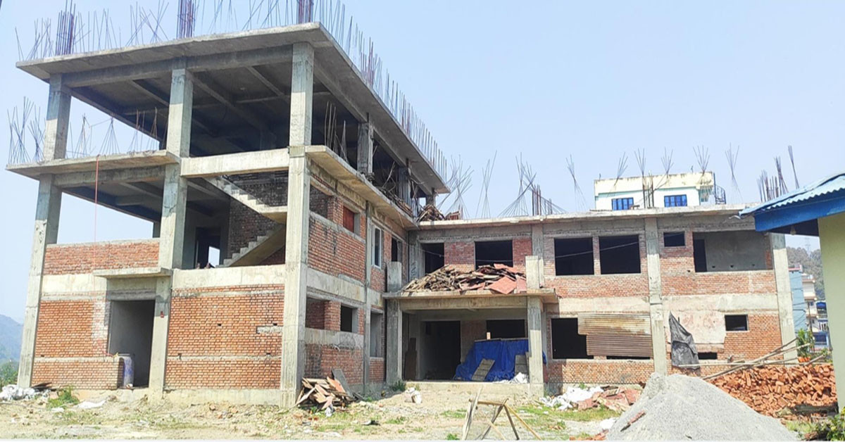 नमूना भेटेरिनरी अस्पताल भवन निर्माण कार्य सुस्त