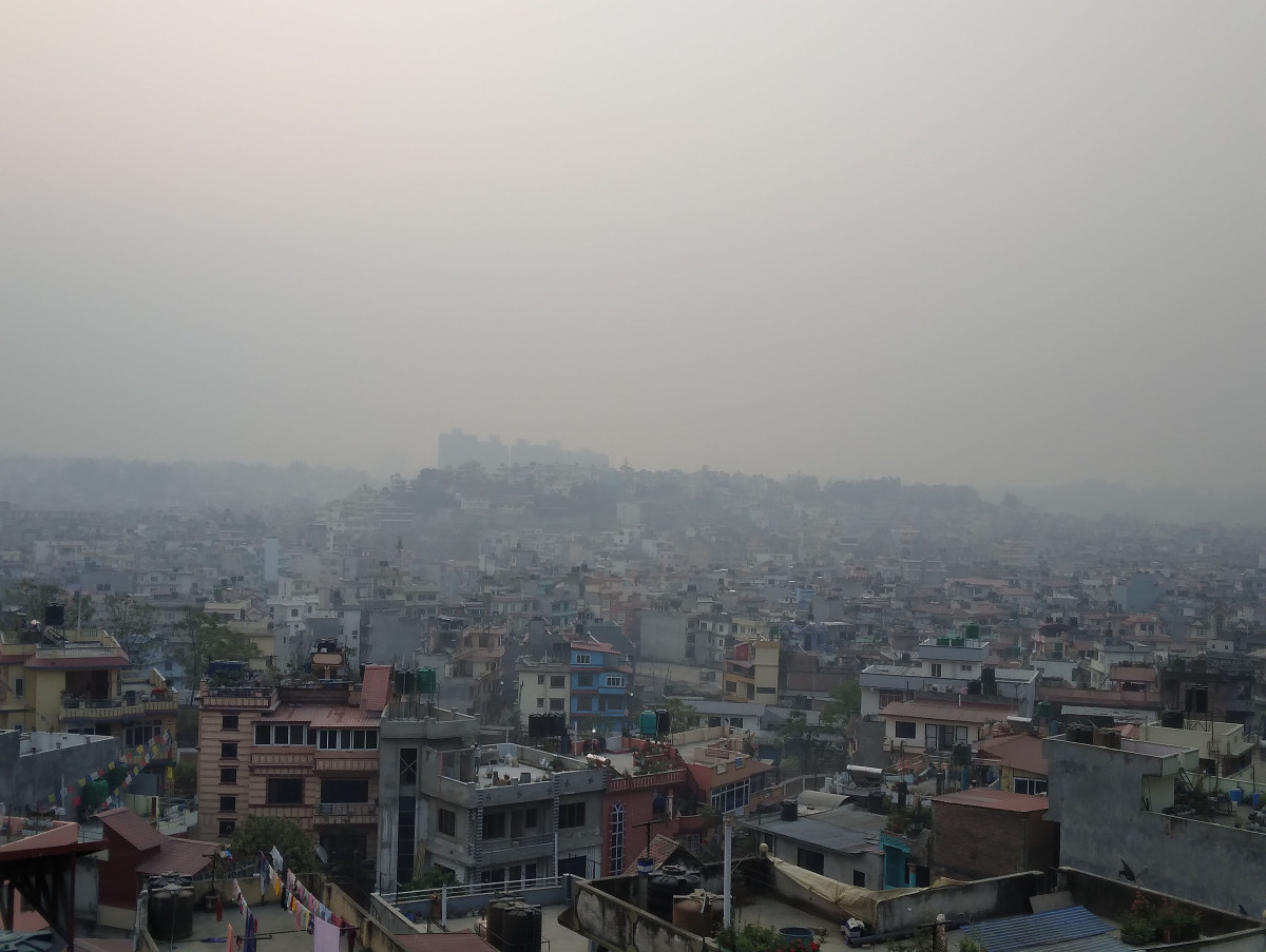लगातार ३ दिनदेखि विश्वकै प्रदूषित सूचीको पहिलो नम्बरमा काठमाडौं