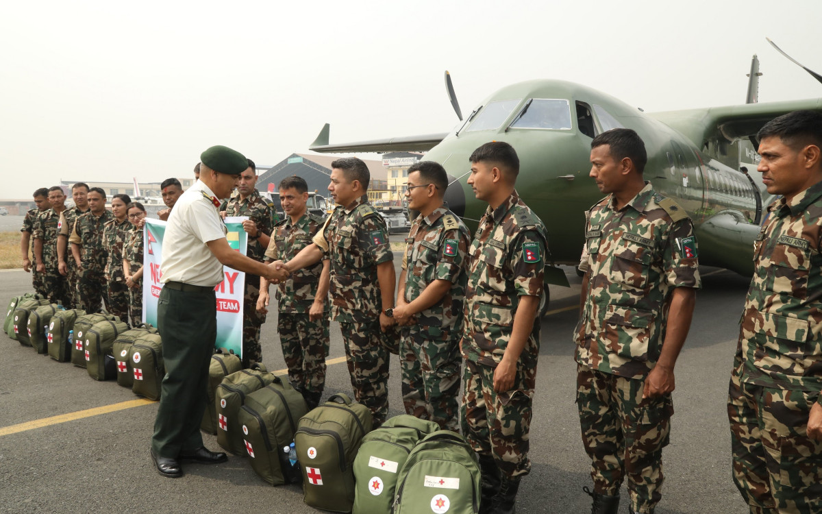 नेपाली सेनाको टोली राहत लिएर आफ्नै जहाजमा  उड्यो म्यानमार