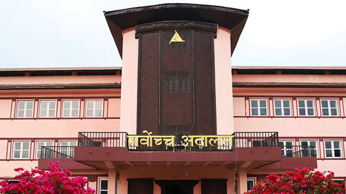 सम्भावित गभर्नरको चर्चामा रहेका विश्व पौडेलविरुद्ध सर्वोच्चमा रिट