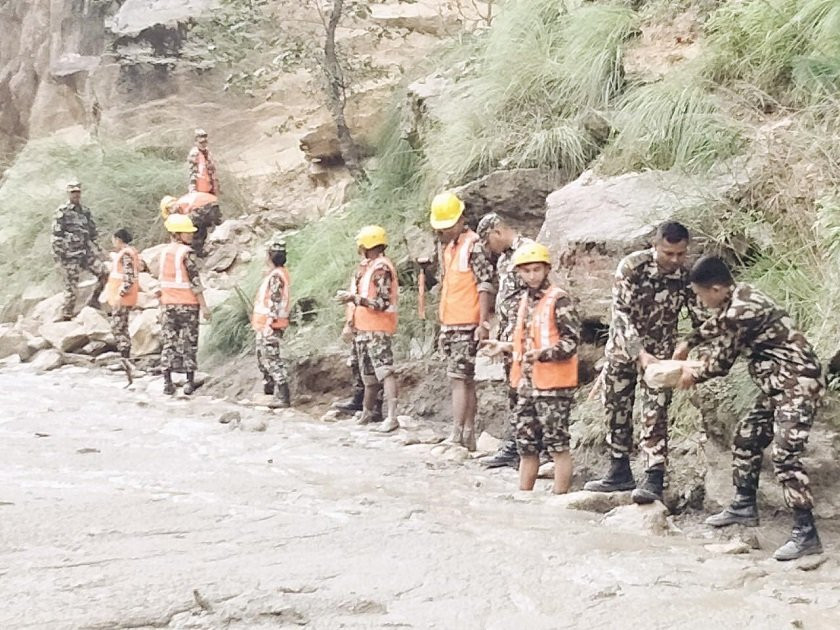रसुवा बाढी अपडेट : १३६ जनाको ३४ फ्लाइटबाट  उद्धार, १५० को स्कर्टिङ
