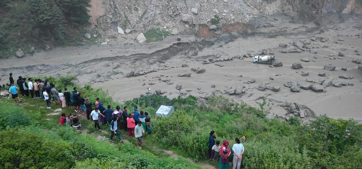 रसुवा बाढी अपडेट : अहिलेसम्म ११ जनाकाे शव फेला, १७ जना अझै बेपत्ता
