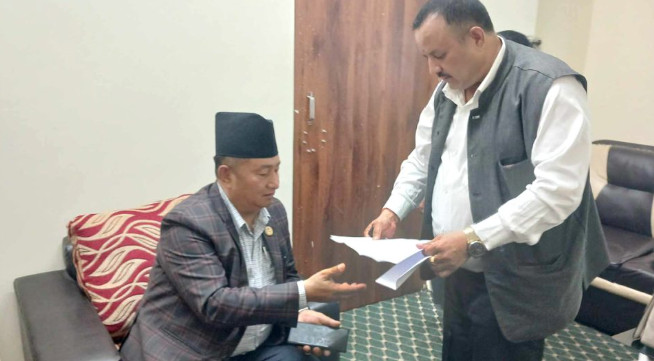 बागमतीका खानेपानी मन्त्री खड्काले दिए राजीनामा