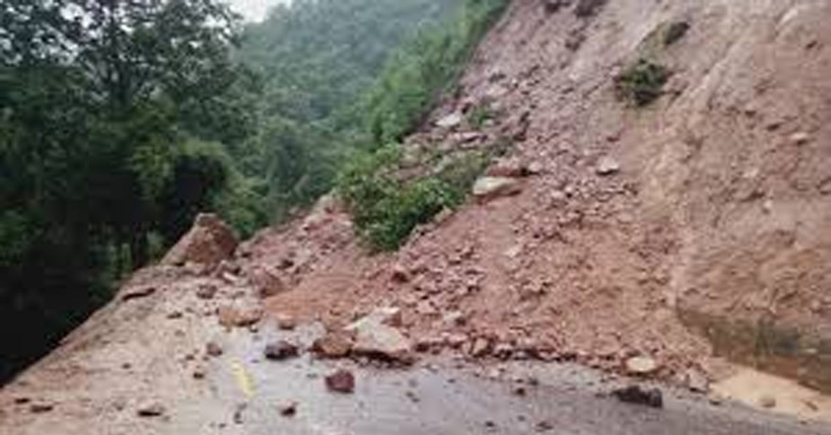 गुल्मीमा पहिरोले कालीगण्डकी करिडोर सडक पूर्ण अवरुद्ध