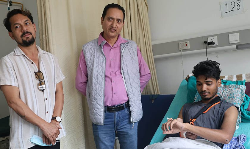 रामकृष्ण ढकालको समन्वयमा जेनजी आन्दोलनका घाइतेलाई उपचार खर्च सहयोग