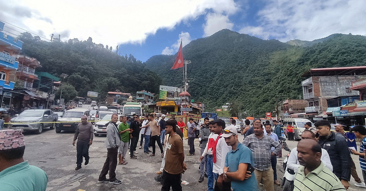 अविरल वर्षा र पहिरोले देशभर २४ राजमार्ग पूर्ण अवरुद्ध, पाँच ठाउँमा सवारी होल्ड