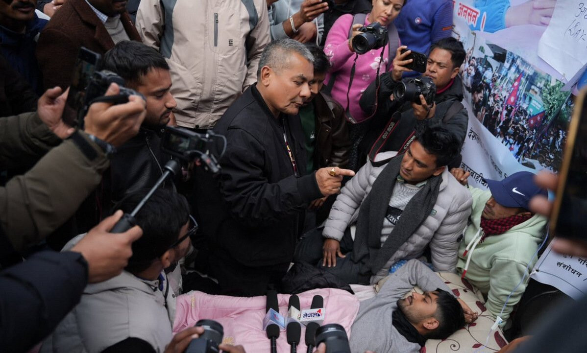 जेनजी अभियन्ता भेट्न माइतीघर पुगे दुर्गा प्रसाईँ