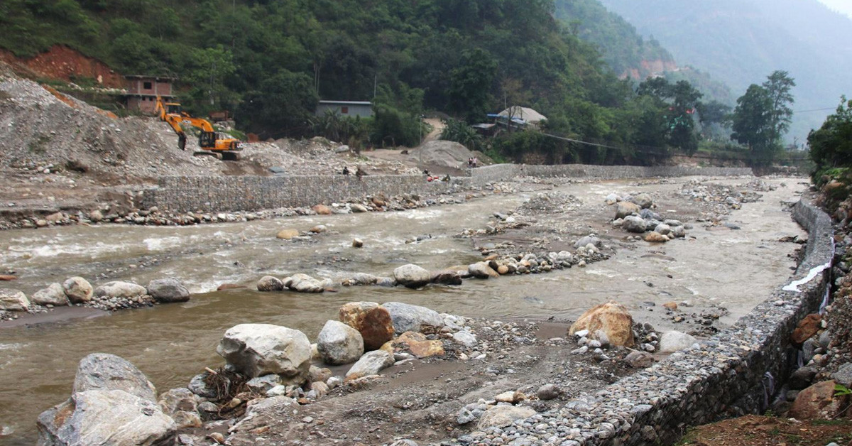 बस्ती जोगाउन तटबन्ध निर्माण