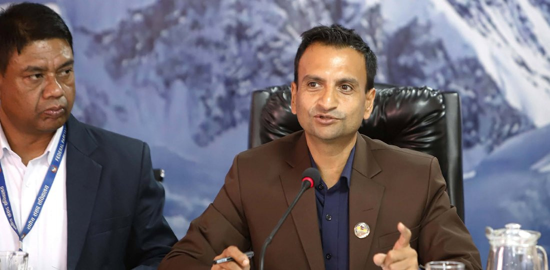 ट्राफिक प्रहरीको व्यवहार सुधार्न पूर्वाधार समिति सभापति गजुरेलको निर्देशन