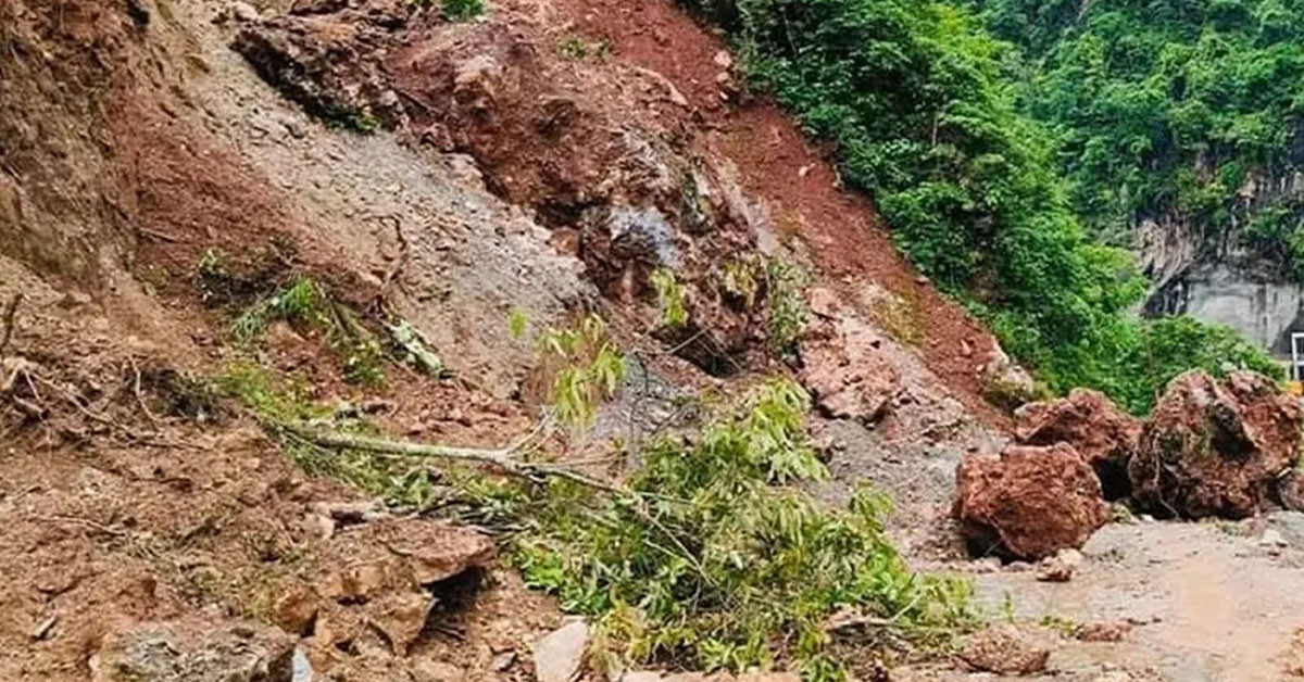 मनसुनका कारण विभिन्न सडक प्रभावित