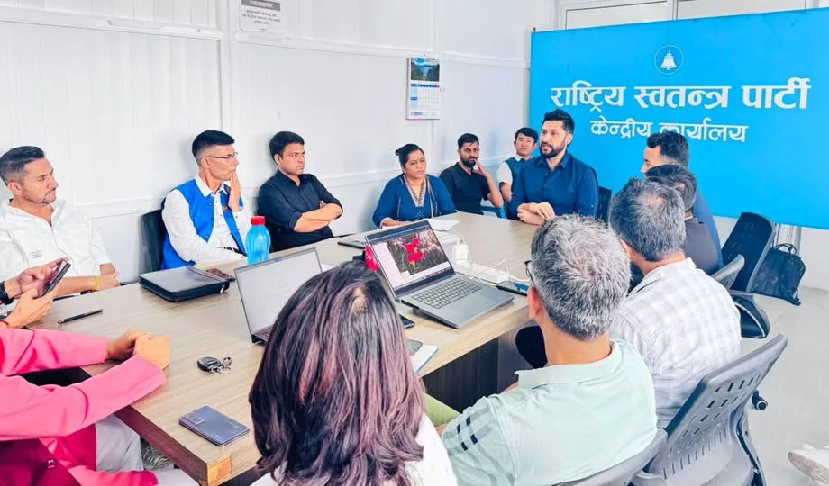 भोटेकोशी बाढी प्रभावितको उद्धार र राहतबारे रवि लामिछानेले लिए ब्रिफिङ