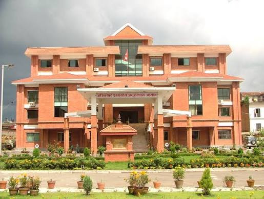 विद्यालय भवनको बिल भुक्तानीमा घुस लिएको अभियोगमा  तीनजना प्राविधिक तथा कर्मचारीविरुद्ध भ्रष्टाचार मुद्दा