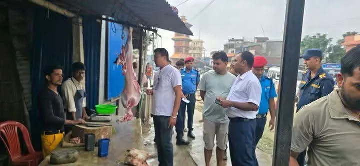 म्याद गुज्रिएका खाद्यवस्तु बिक्रीमा राखेको भेटिएपछि गौरको डेरीलाई २ लाख जरिवाना