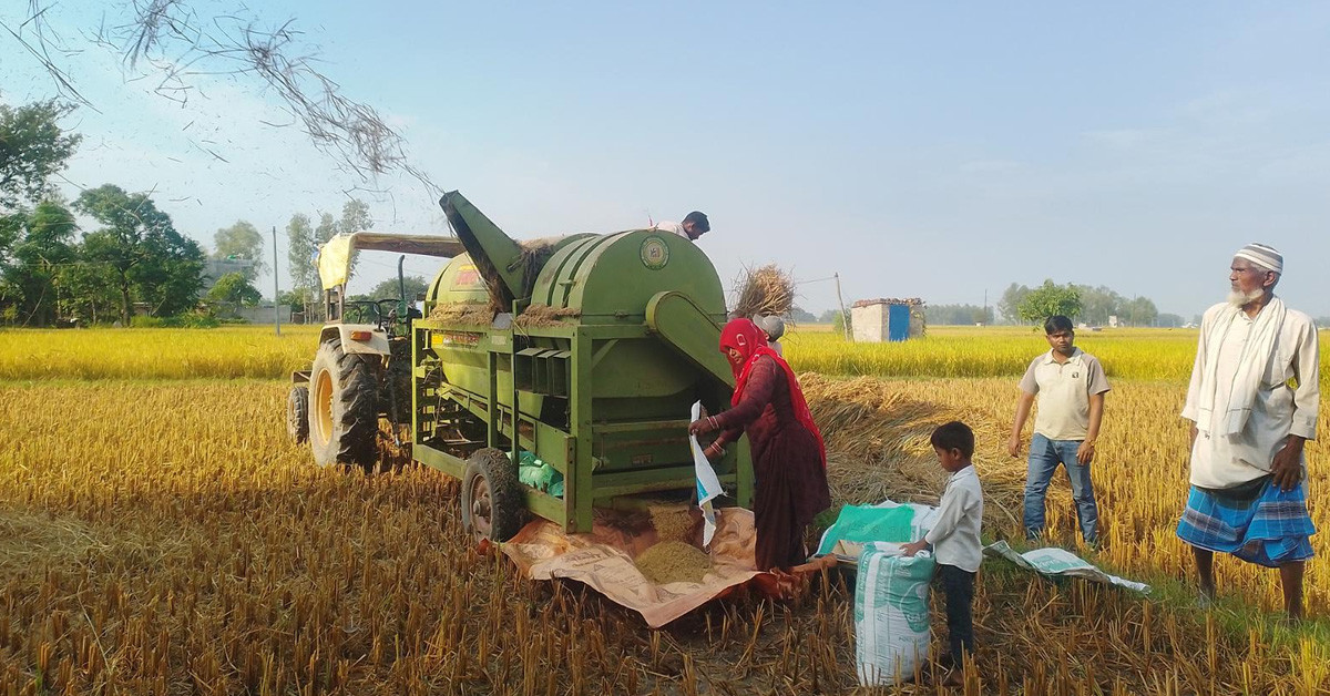 ‘थ्रेसर मेसिन’सञ्चालन गरेर गाउँमै स्वरोजगार